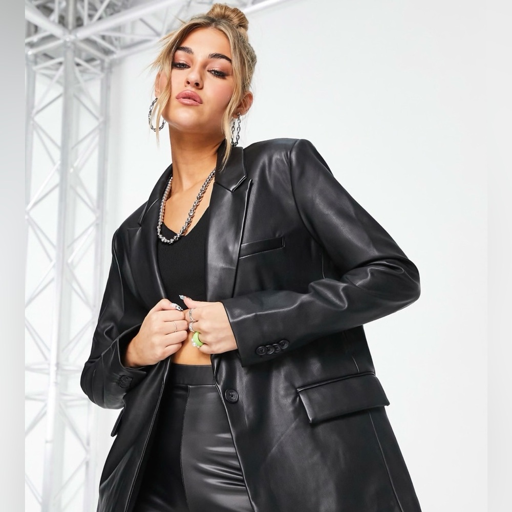 NWT Pull&Bear Black Faux Leather Blazer Jacket Women’s Small